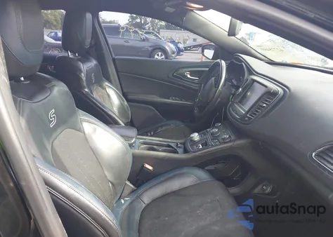 2015 Chrysler 200 S z USA, uszkodzony, nr VIN 1C3CCCDG2FN615730